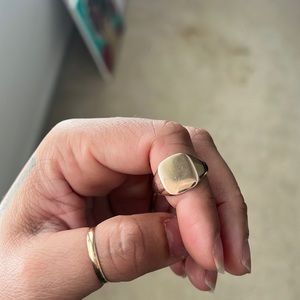 9k rose gold ring 😋